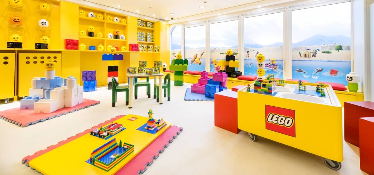 3- KIDS CLUBS & ARCADE <br> DIVERSIÓN PARA NIÑOS Y ADOLESCENTES A BORDO