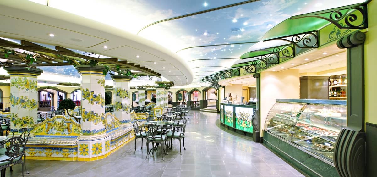 3- LA PIAZZETTA <br> LA PLAZA ITALIANA GASTRONÓMICA Y MUSICAL