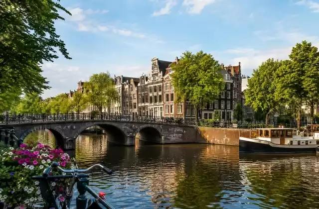 Canales de Ámsterdam