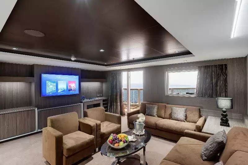 Yacht Club Royal Suite